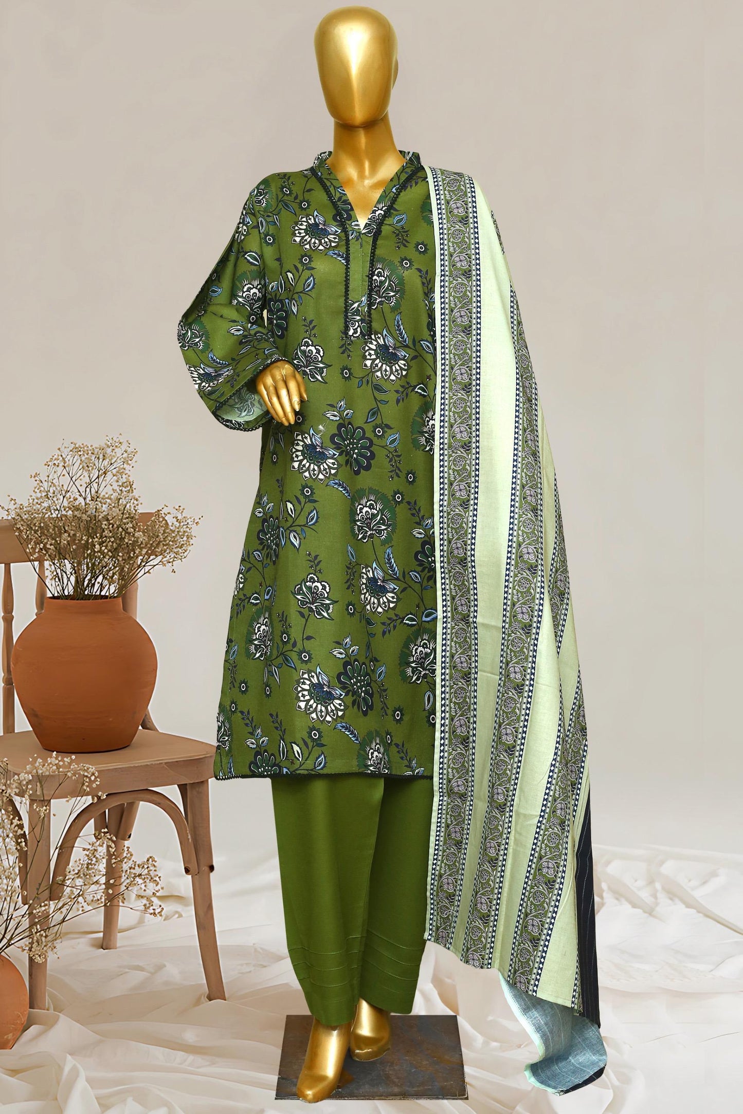 soft stitch.pkWinter Patels Khaddar 3-Pc Stitched 😍