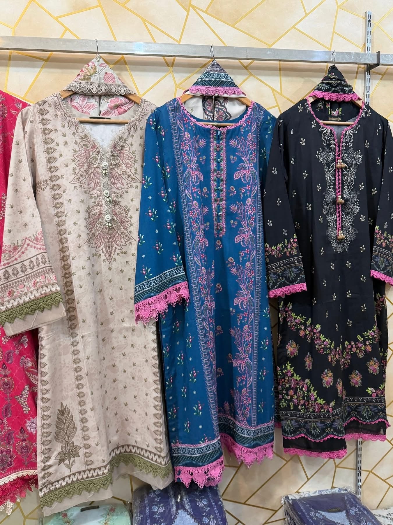 * Collection Ready To Wear